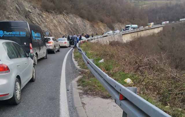 (FOTO) Teška prometna nesreća na sjeveru Hercegovine, obustavljen ...