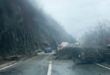 Stanje na cesti: Smanjena vidljivost, česti odroni na nekoliko dionica