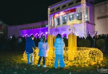 Mostar: Upaljena prva adventska svijeća