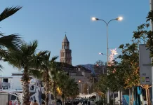 (FOTO) Udruga umirovljenika HUM Mostar na Adventu u Splitu