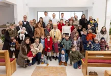 Krstili 15. dijete: Sakrament je primio maleni Ivan, ovo su njegova braća i sestre