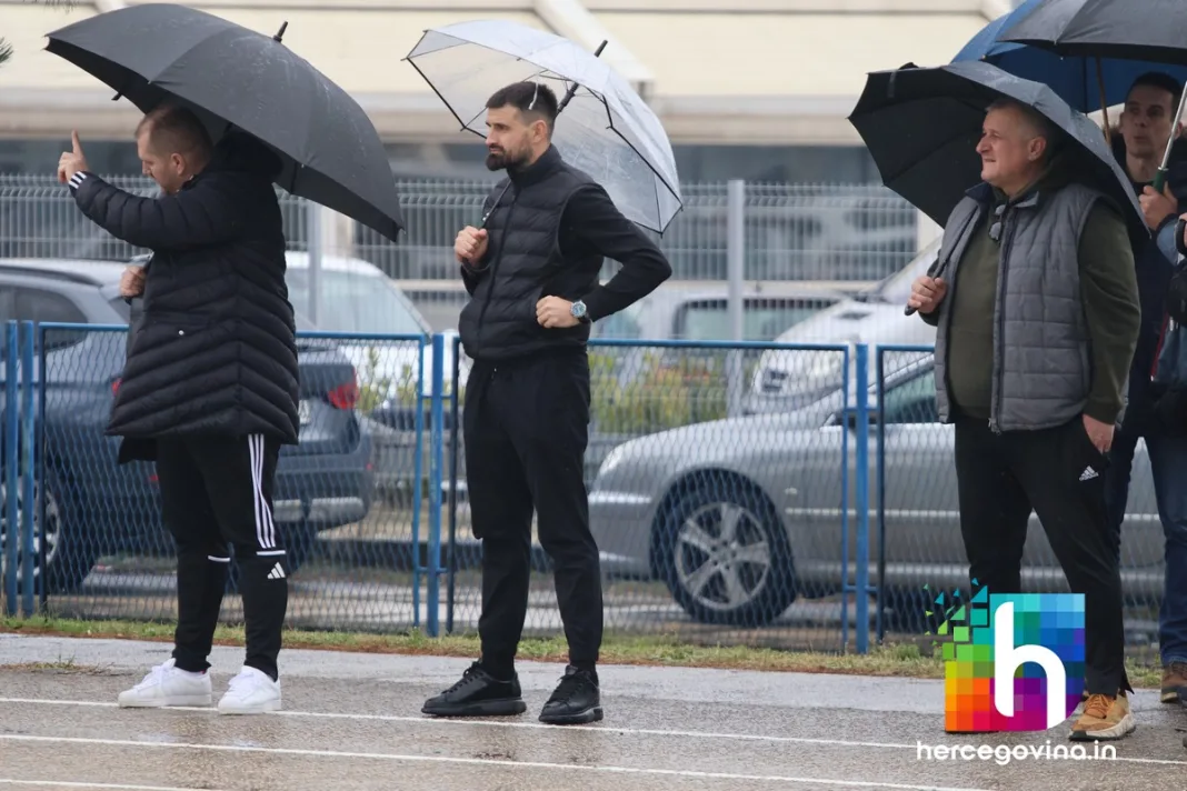 (FOTO) Pogledajte kako je bilo na tribinama za vrijeme utakmice Zrinjski-Vršac