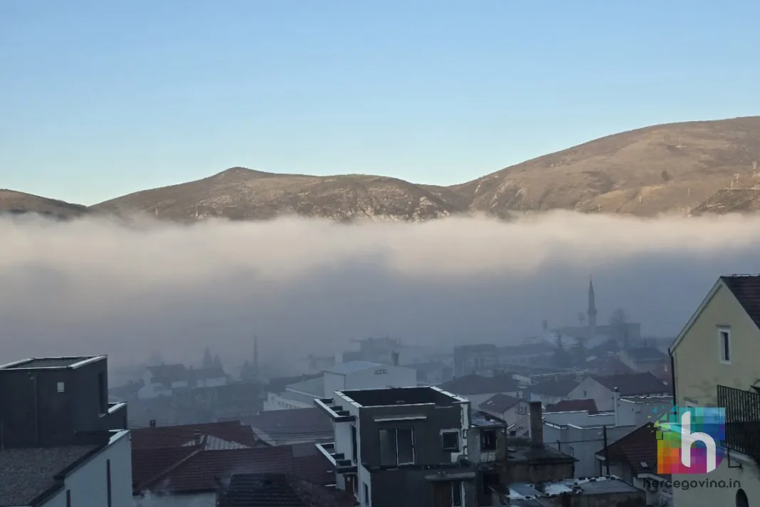 (FOTO) Mostarska magla: Nekad je mostarska bura brzo rješavala ovaj problem
