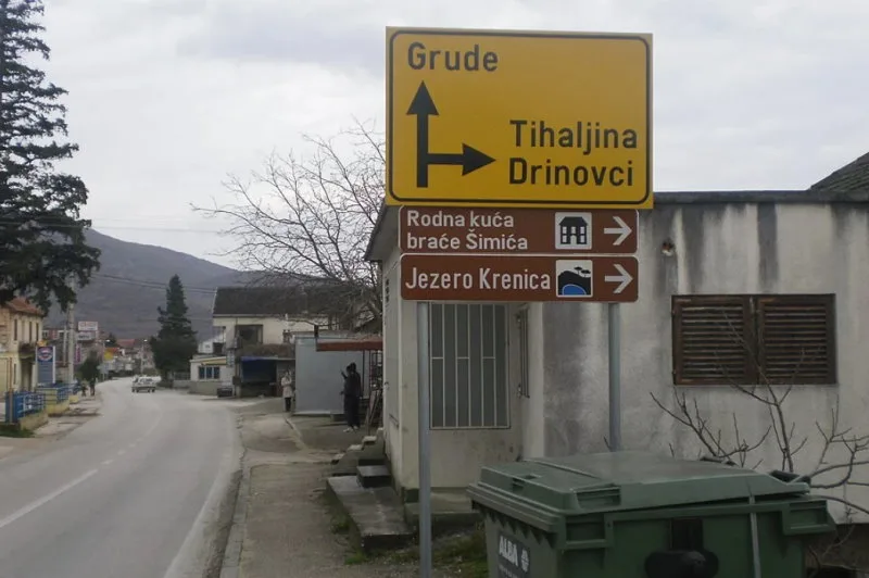 Mali heroji u Grudama spriječili tragediju: Petero djece spasilo starijeg muškarca iz jame