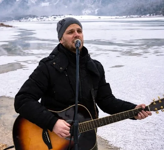 (VIDEO) Ne pitaj mene: Josip Ivanković na idiličnom Blidinju snimio svoju izvedbu pjesme