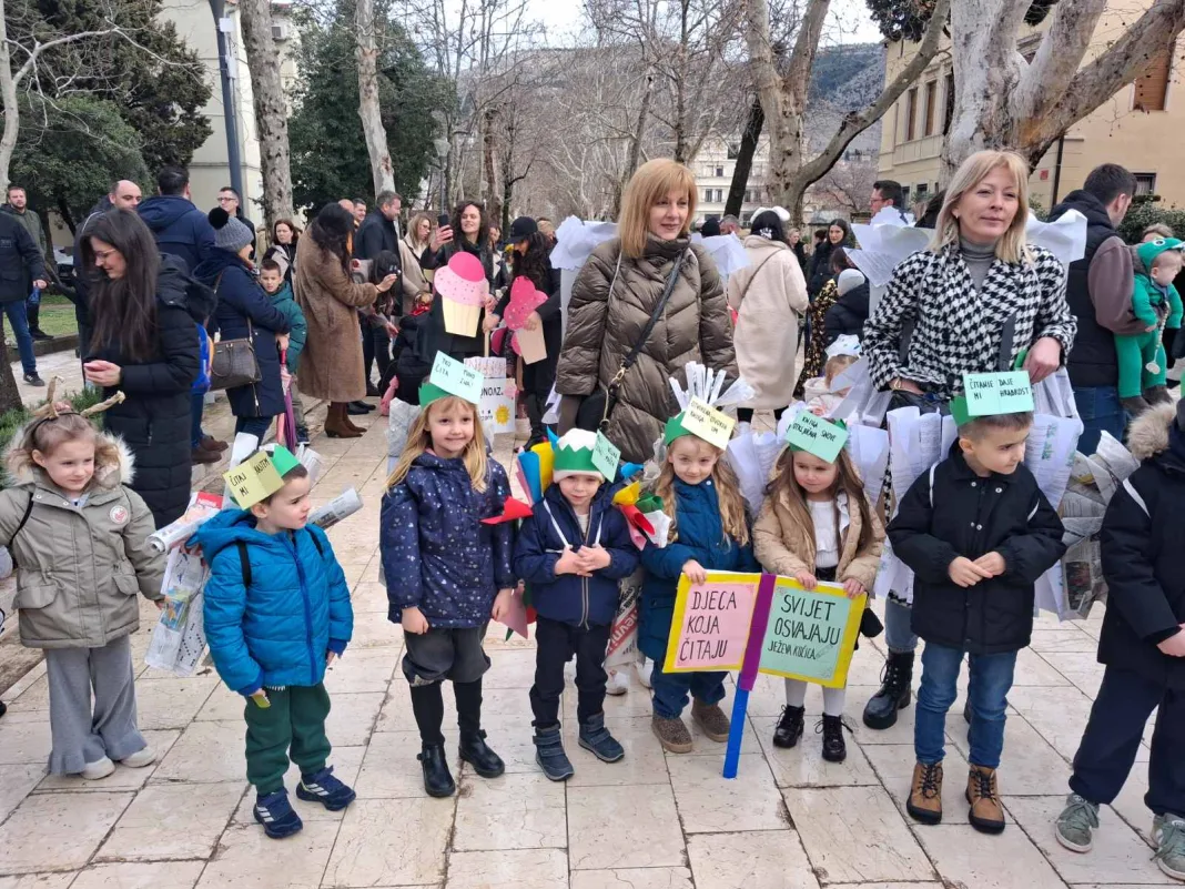 (FOTO) Odgojna skupina „Ježeva kućica“ oduševila na današnjoj Karnevalskoj povorci u Mostaru
