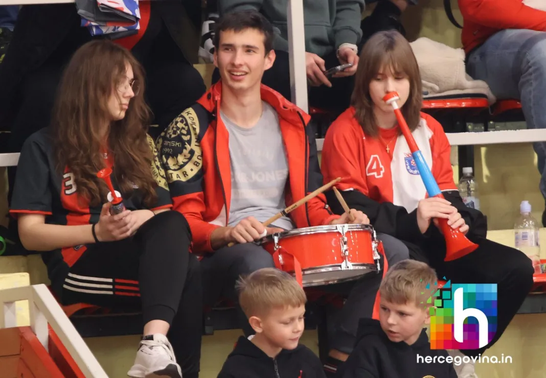 (FOTO) Pogledajte kako je bilo na tribinama za vrijeme utakmice SRK Zrinjski 2-RK Velež