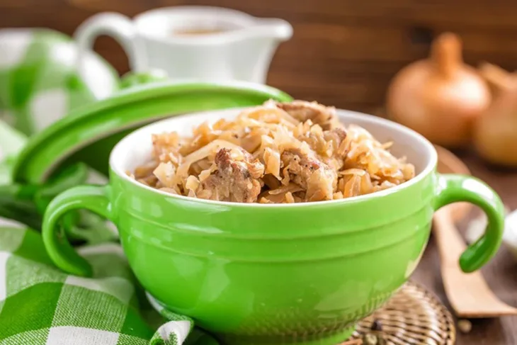 Klasični kiseli kupus s cous cousom