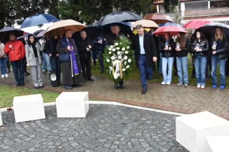 Dan kad je Brotnjo zavijeno u crno: Bomba ubila 11 osnovaca, najviše iz Blizanaca i Paoče