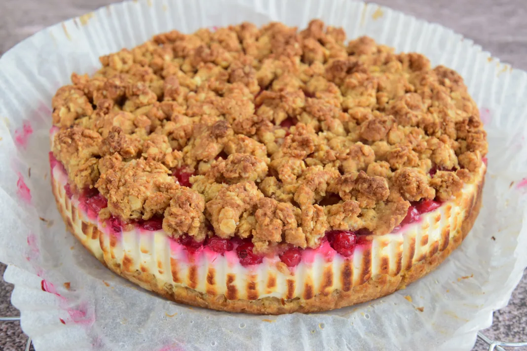 Zlatne mrvice i kremasta sredina: Cheesecake po starinskom receptu