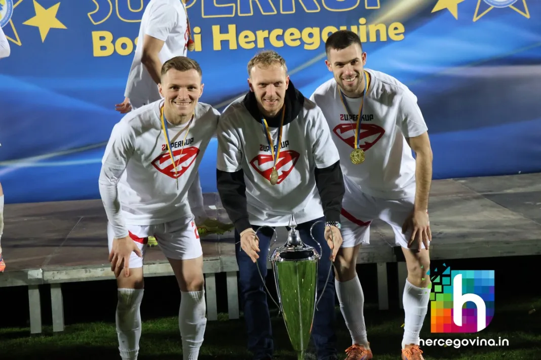 (FOTO)HŠK Zrinjski: Navijači s nestrpljenjem čekaju povratak Tomislava Kiša