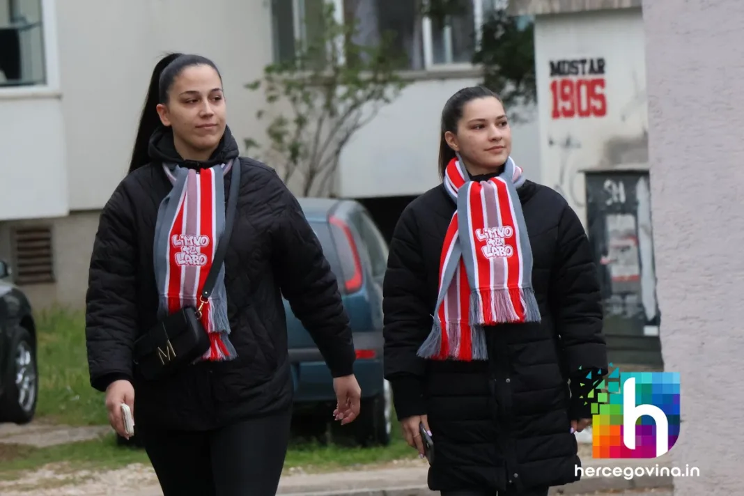 (FOTO) Pogledajte kako je bilo ispred stadiona uoči utakmice HŠK Zrinjski-FK Rudar