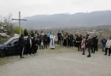 (FOTO) Održan tradicionalni Križni put u 5. nedjelju Korizme na Đubrane župa Bijelo Polje