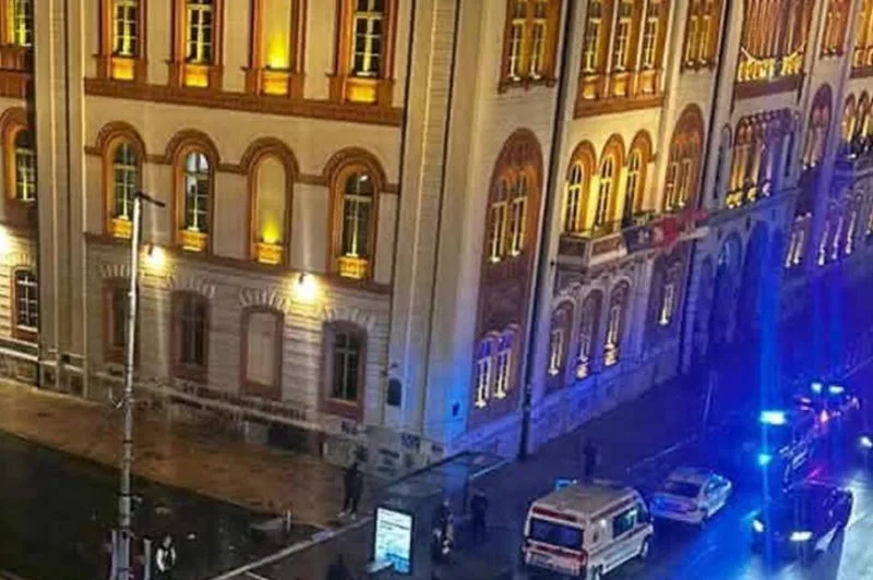 Nađena mrtva djevojka ispred fakulteta: Postoji sumnja da je skočila nakon eksplozije pirotehnike