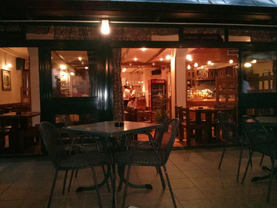 Hrvatski doktor za pizzu posjetio popularnu pizzeriju u Mostaru: Atmosfera je opuštena, a glavni je adut vrhunska peć na drva
