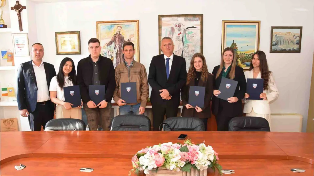 Čitluk: Upriličen prijem za dobitnike rektorovih i dekanovih nagrada