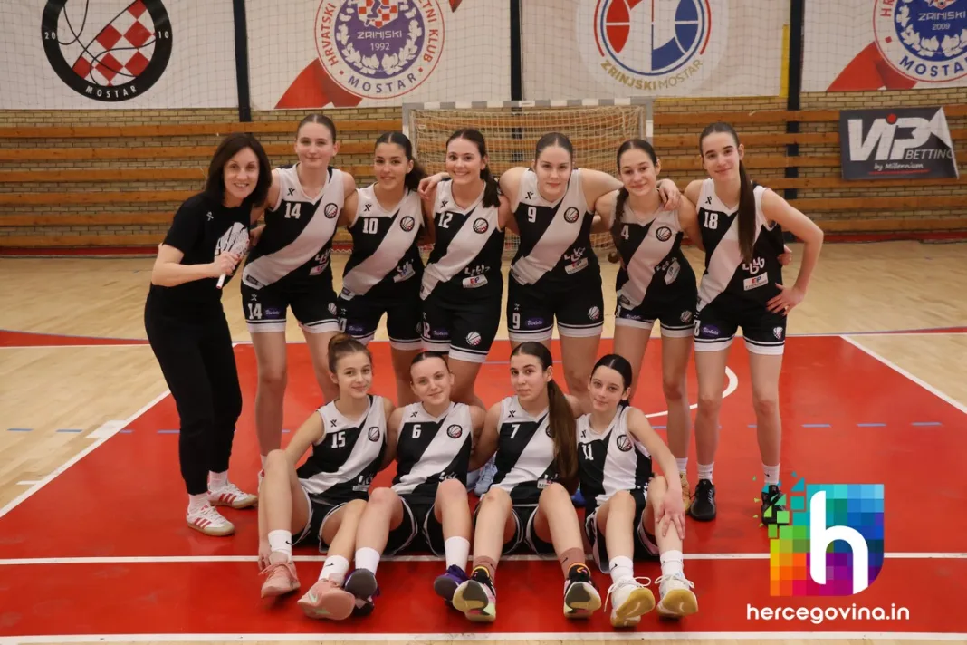 (FOTO) ŽKK Zrinjski 2010: Kadetkinje razbile Posušje rezultatom 67:34