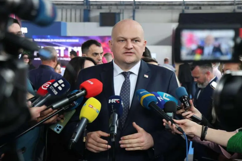 Bez hrvatskih luka i rafinerije, BiH ostaje bez derivata, RH vodi računa o njezinoj opskrbi