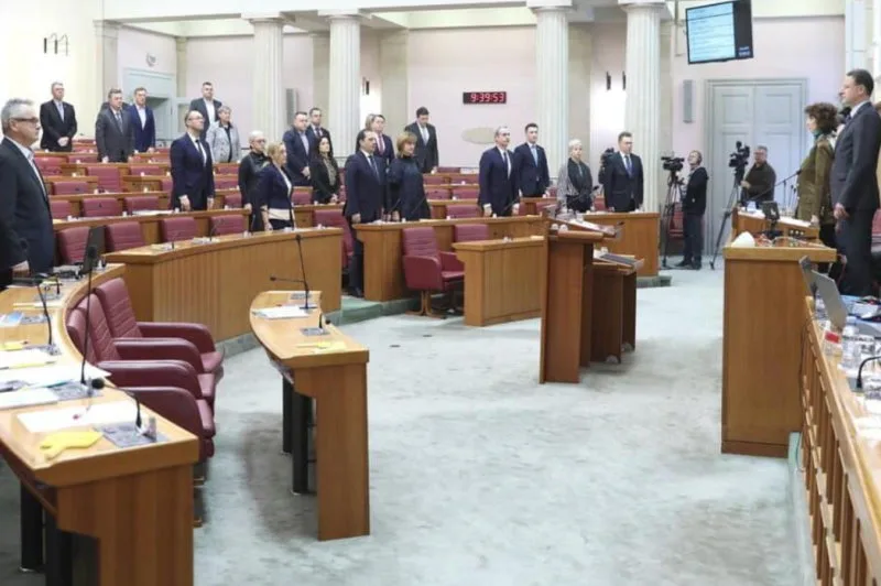 Hrvatski sabor minutom šutnje odao počast preminuloj Sarafini Lauš