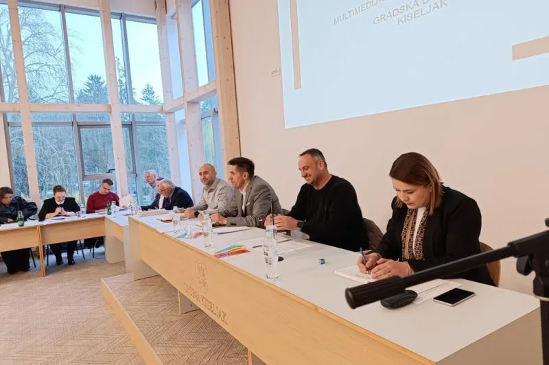Glasovima hrvatskih vijećnika usvojen zaključak o osudi nasilnog skidanja zastave hrvatskog naroda u Kiseljaku