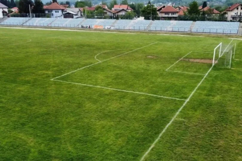 Tragedija u BiH: Nogometaš preminuo na terenu tijekom utakmice