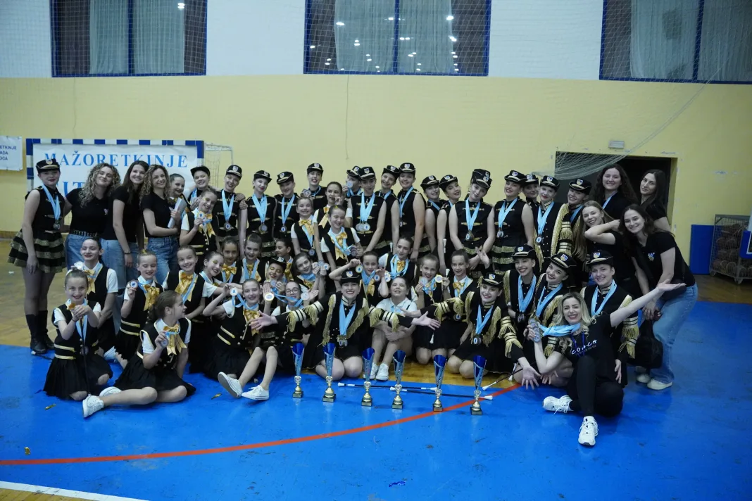 (FOTO) Priča o mažoret plesu u Čapljini-14 od 18 odličja za Čapljinske mažoretkinje