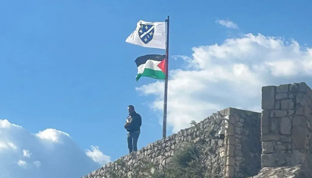 Na Kosačinoj tvrđavi osvanula palestinska zastava