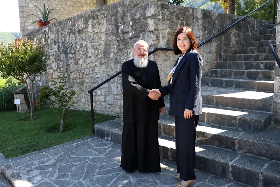 Marija Buhač posjetila pravoslavni manastir u Žitomislićima