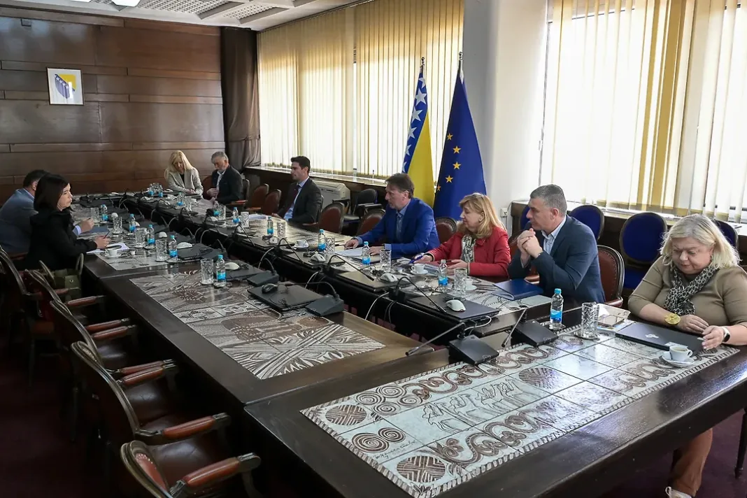 Predsjednici vlada HNŽ-a i ZHŽ-a s federalnim ministrima o Prednacrtu zakona o vodnim uslugama u FBiH