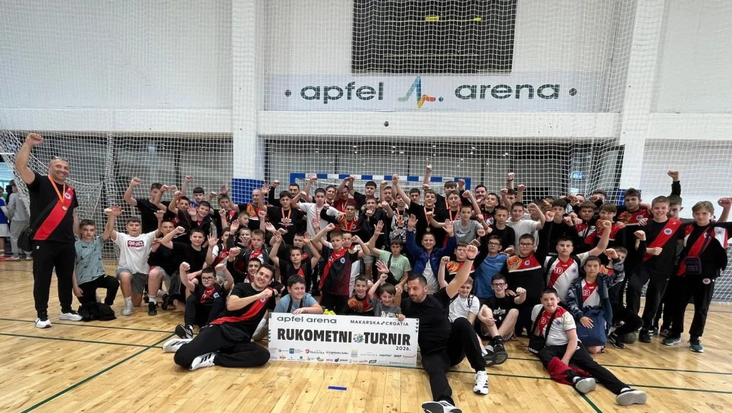SRK Zrinjski: Mladi Plemići nastupili na turniru Apfel Arena Cup