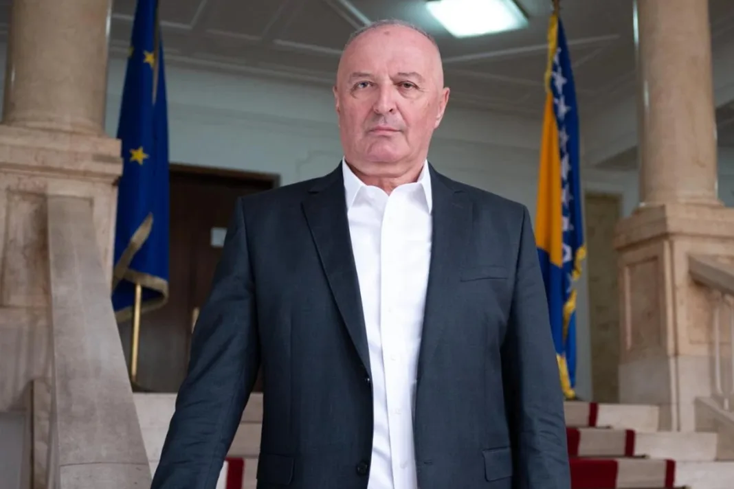 Zukan Helez ne bira riječi, broji krvna zrnca: ‘Nauči se poštovati narod koji čini više od 60 posto BiH’