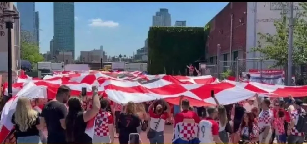 Spektakl u New Yorku – razvijena najveća hrvatska zastava u povijesti SAD-a