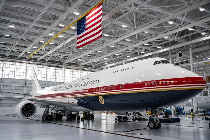 Novi mlažnjak flote Air Force One izaziva kritike zbog “mita” strane vlade