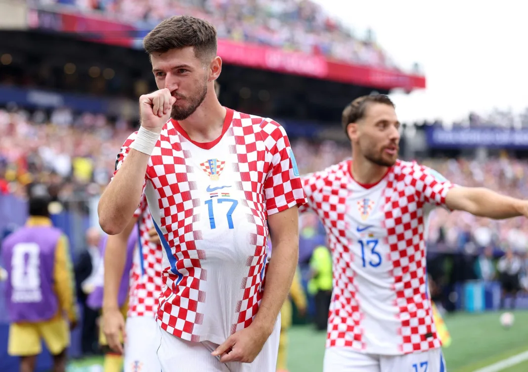 Petar Sučić je nakon postignutog gola imao posebnu proslavu