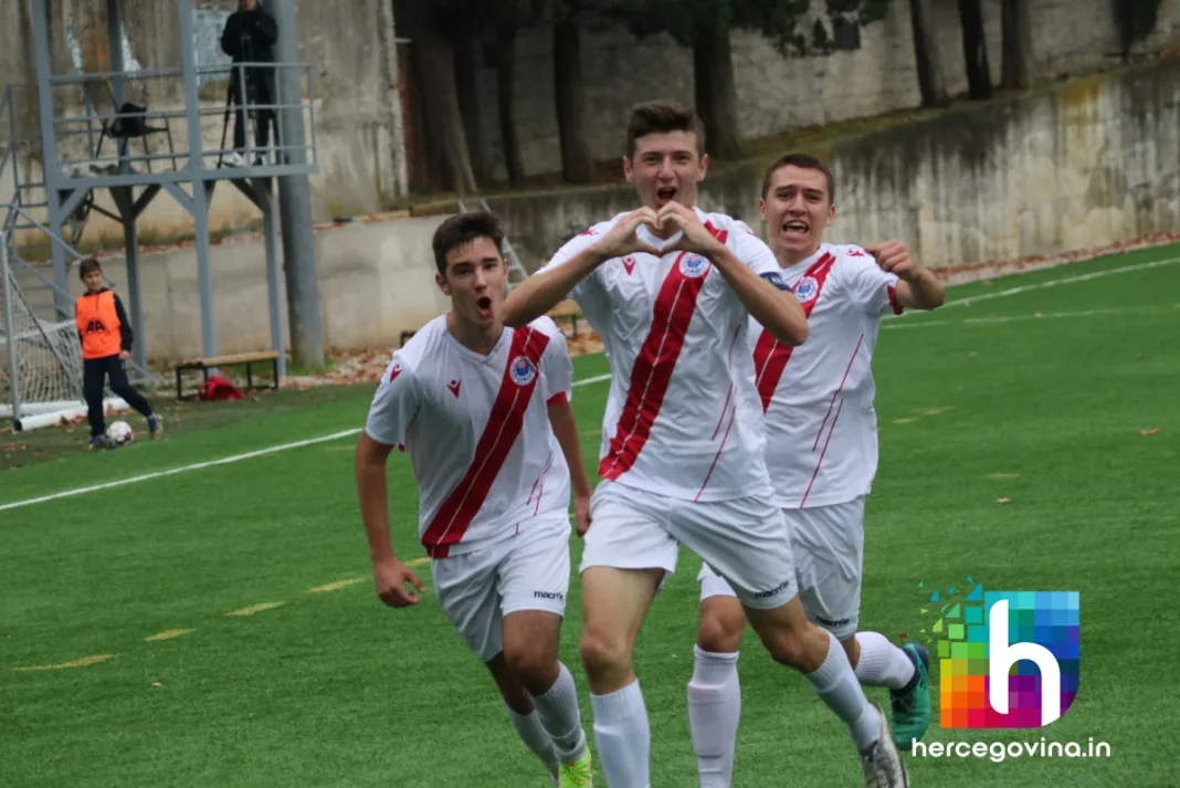 (FOTO) Mentalitet pobjednika: Škola nogometa HŠK Zrinjski ponosna na Petra Sučića