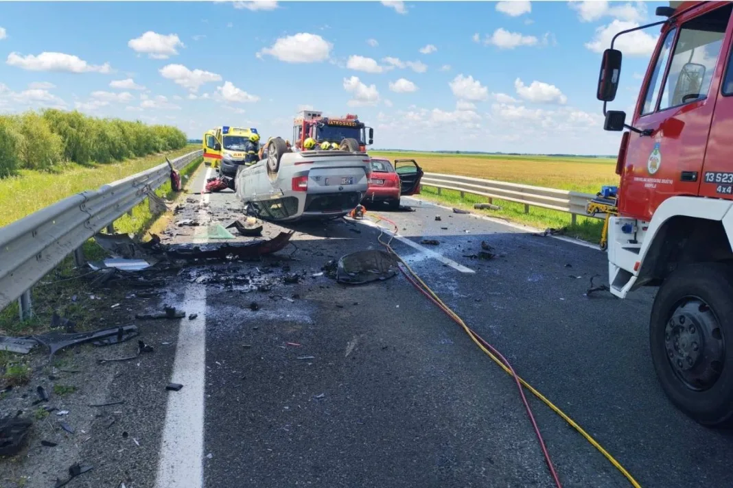 Teška prometna nesreća – Poginulo četvero ljudi, jedna osoba ozlijeđena