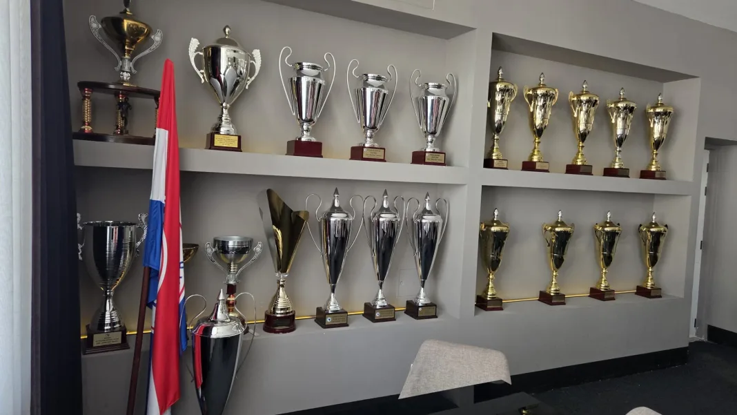 Učenici Treće osnovne škole Mostar posjetili stadion HŠK Zrinjski: Oduševljenje nisu skrivale ni dječja ni učiteljska ekipa.