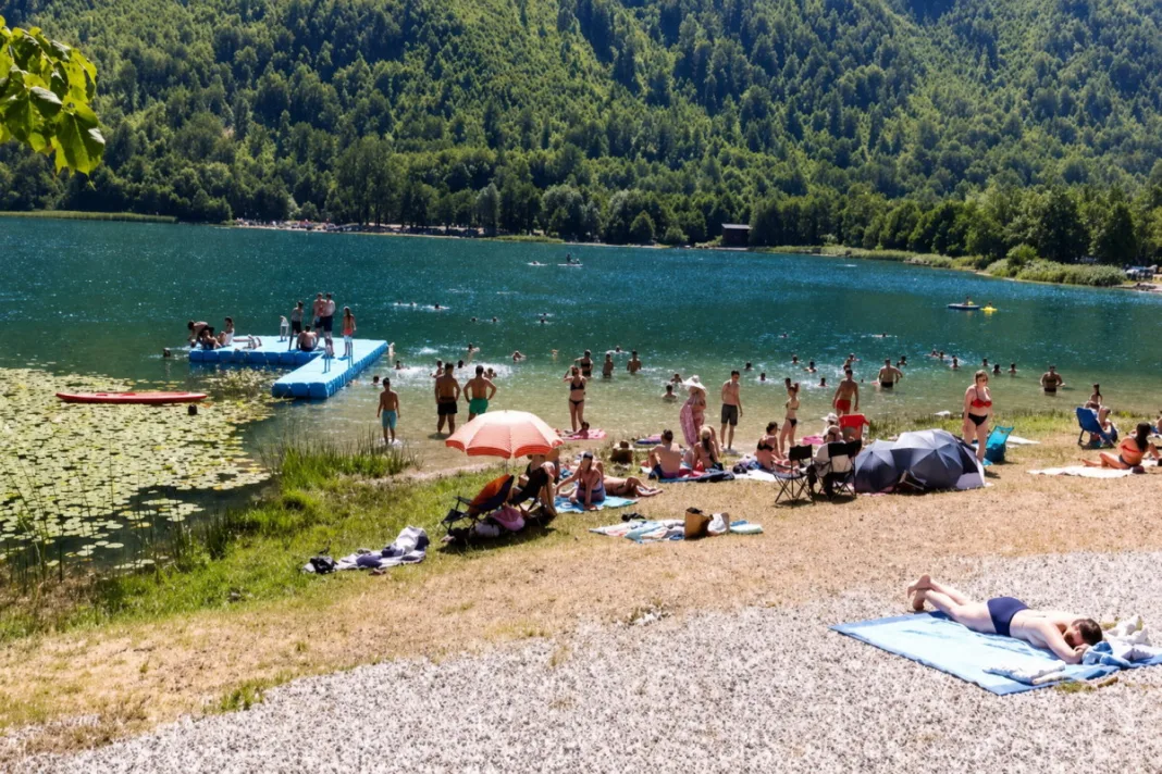 Moguće zagađenje Boračkog jezera: Građani sumnjaju na curenje motornog ulja