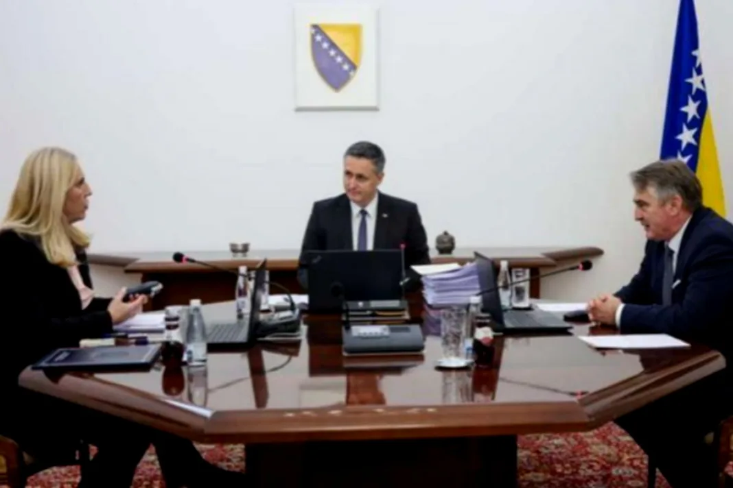 Predsjedništvo BiH odbacilo proračun za 2026.: Komšić bio protiv, a Bećirović suzdržan.