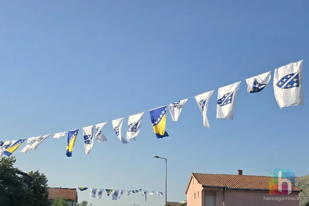 Traži se trajna zabrana zastave s ‘ljiljanima’ u Republici Srpskoj
