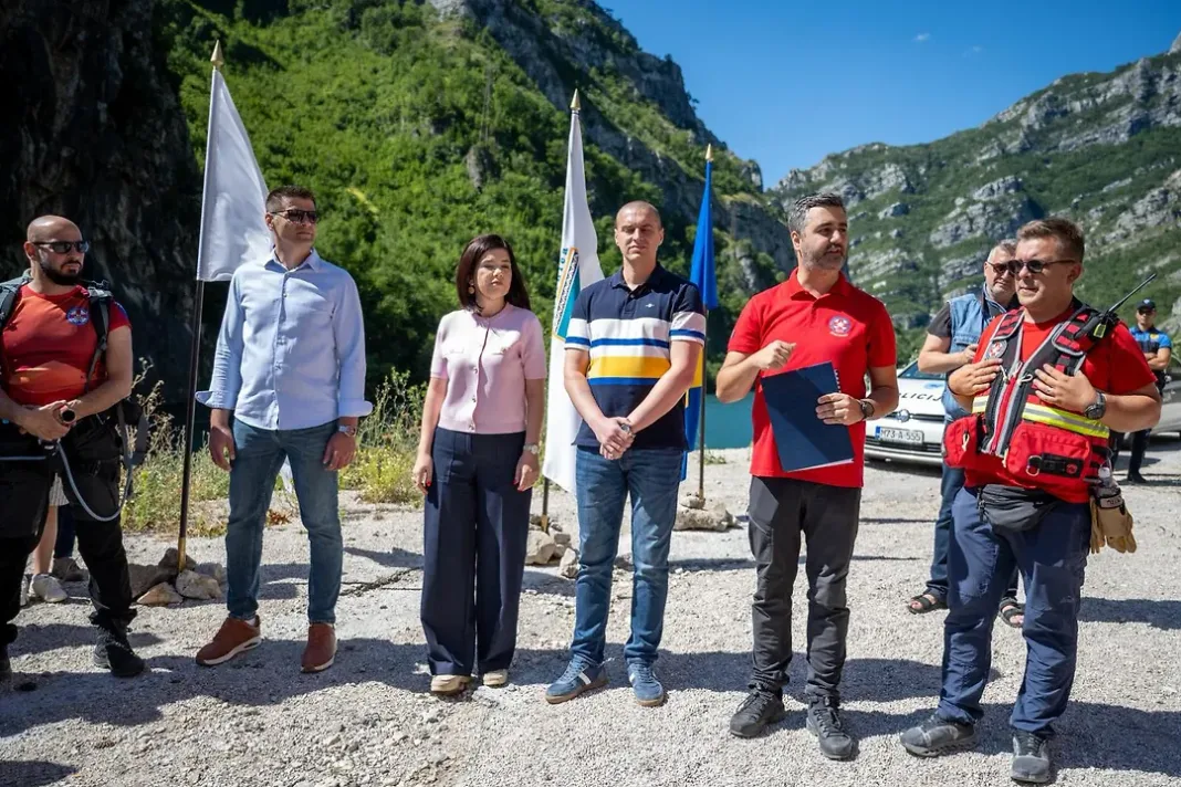 Marija Buhač s ministrima Marićem i Balavcem, pratila veliku vježbu spasilačkih službi u Jablanici