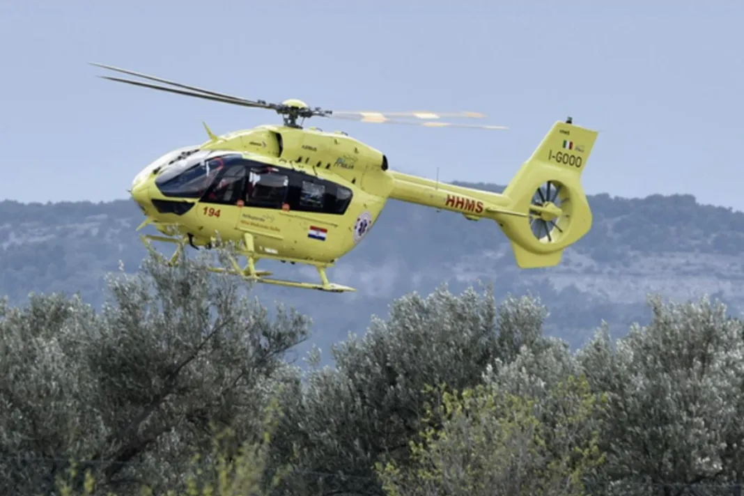 Strašna nesreća u Hrvatskoj: Kombi visio nad provalijom, helikopter prevezao djecu u bolnicu