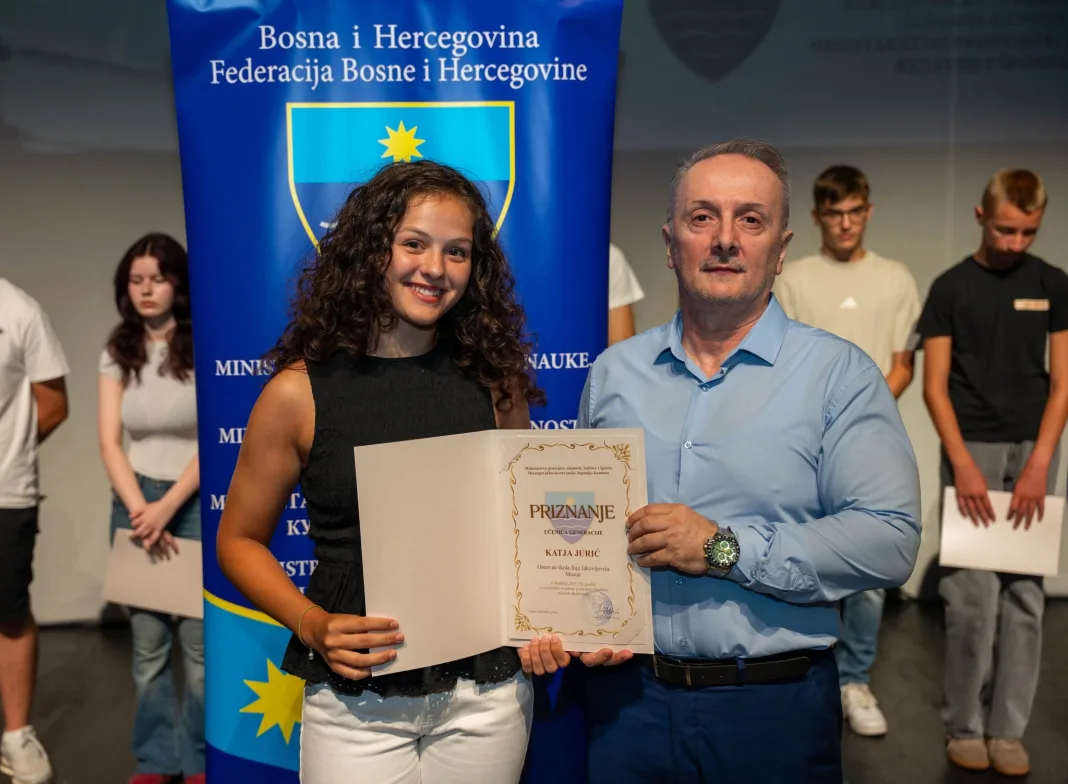 Osnovna škola Ilije Jakovljevića Mostar: Katja Jurić učenica generacije