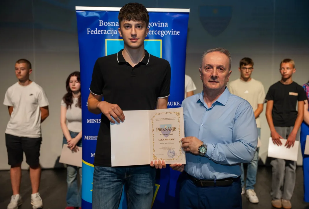 Luka Raspudić učenik generacije Osnovne škole Ilići