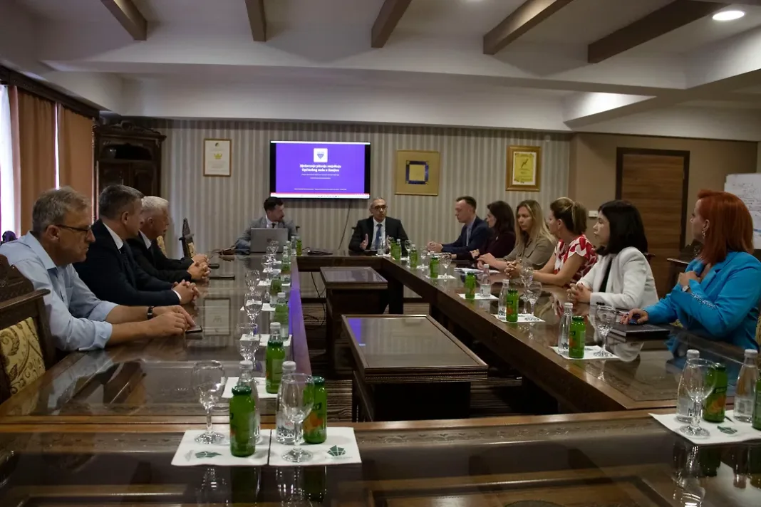 Visoko izaslanstvo Vlade HNŽ-a, VSTV-a BiH i mjesnoga sudstva o trajnomu rješenju pitanja sjedišta Općinskoga suda u Konjicu