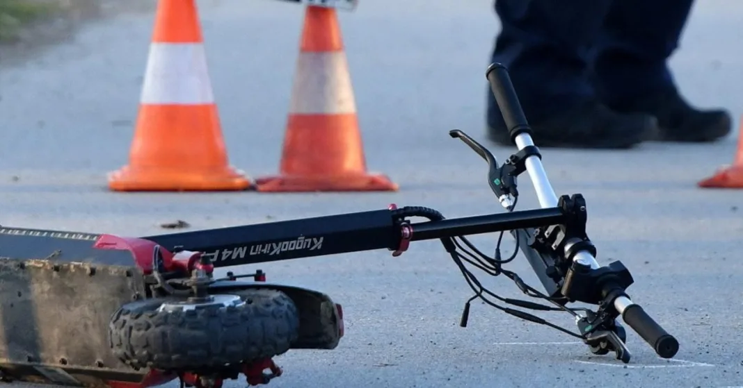 Stravično: Dvije maloljetnice pale s električnog romobila, jedna se bori za život