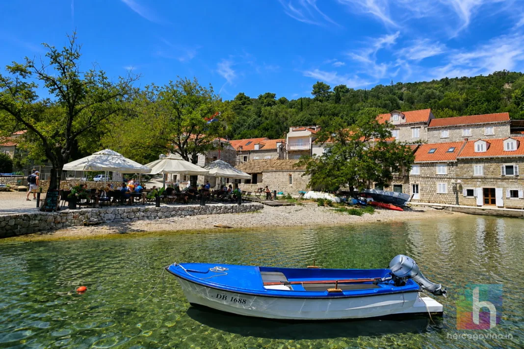 Ponovno smo zaplovili prema Elafitima: Dan ispunjen suncem, morem i prekrasnim plažama