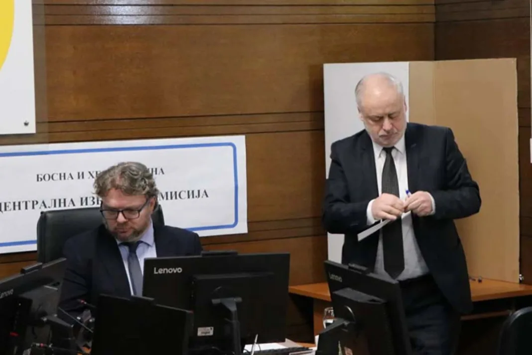 Zašto Bakalar i Arnautović svjesno ignoriraju Ustav BiH