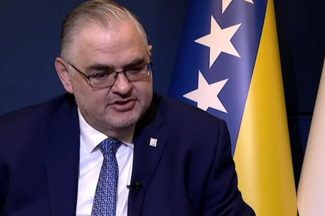 Zaokret u odnosima: Vlasti RS-a prekinule bojkot OHR-a i sastale se s Crishockom