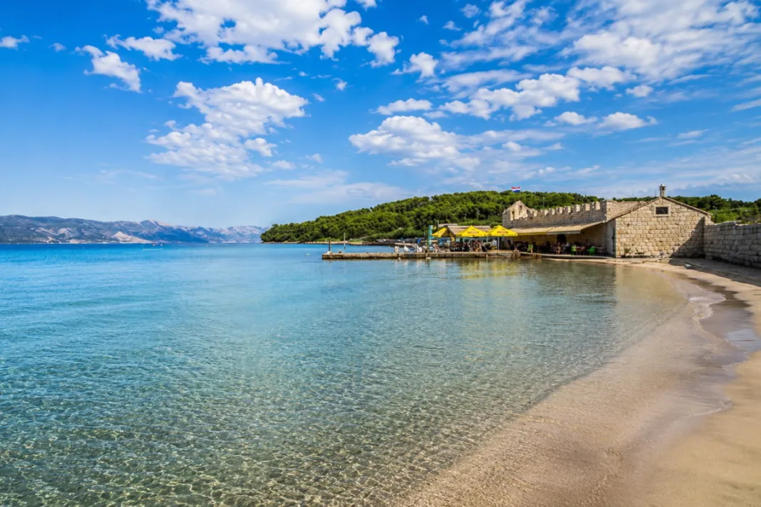 Na hrvatskoj plaži pronađena opasna bakterija, ne preporučuje se kupanje